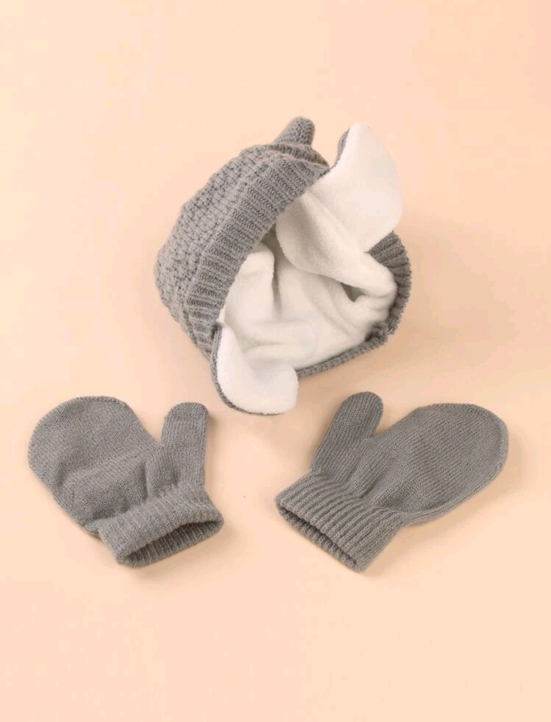 Μάλλινο Γκρι Καπέλο και Γαντάκια